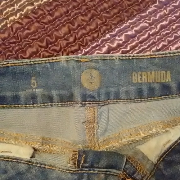SO Bermuda lightly distressed shorts - Picture 2 of 4